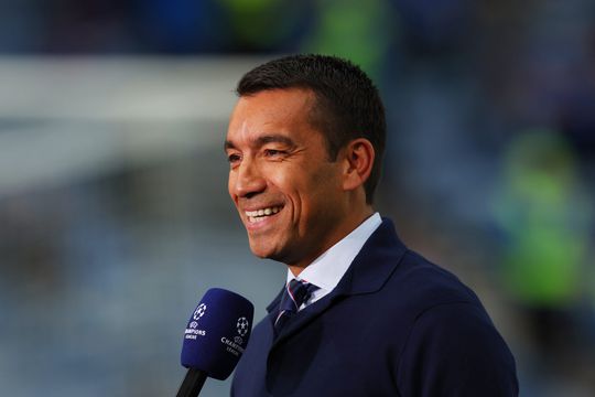 🎥 | Is het nou Gio of Djio? Van Bronckhorst: 'Die Boskamp heeft het wel vaker fout, toch?'