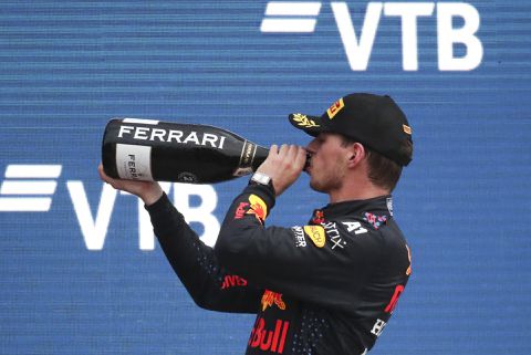 Met nieuwe monstersalaris scheurt Max Verstappen lijst 500 rijkste Nederlanders binnen