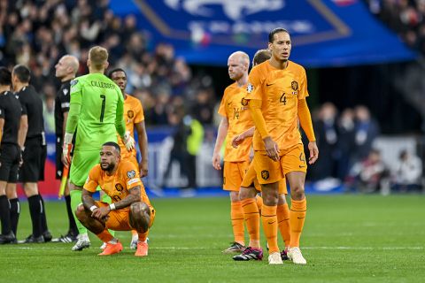 'Paspoorten en contracten van Oranje-spelers gestolen: hackers eisen meer dan 1 miljoen van KNVB'