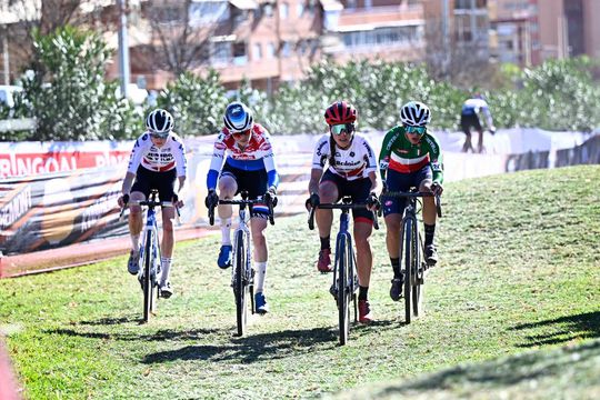 🎥 | Van Empel spoelt NK-kater weg met winst in Benidorm, Nederlandse top 3