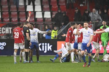Vitesse op agressietraining? Arnhemmers pakten belachelijk veel kaarten dit seizoen