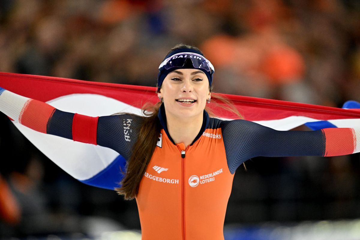 Femke Kok doet 't! Eerste Nederlandse vrouw met goud op de 500 meter bij de WK afstanden