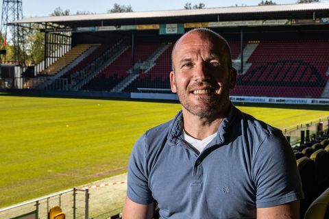 AZ is verrast door Alex Kroes: 'Voert vanaf heden geen werkzaamheden meer uit'