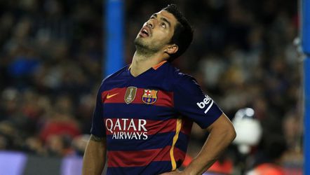 Suarez twee duels geschorst na ruzie in tunnel