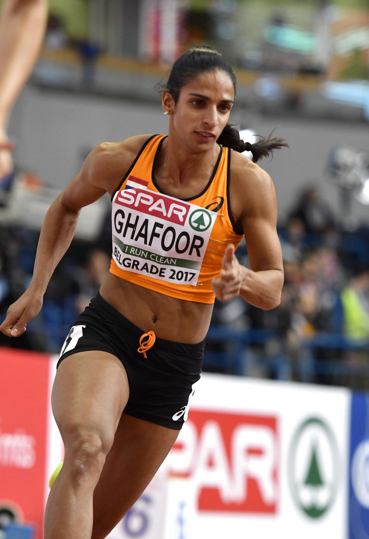 Madiea Ghafoor pakt titel indoor op de 400 meter: 'Geweldig toch, deze tijd'