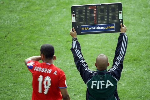 Spelregelcommissie IFAB wisselt regel over 5 wisselspelers er niet uit