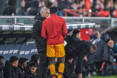 🎥 | Mourinho houdt woord en koopt schoenen van €800 voor 18-jarige matchwinner