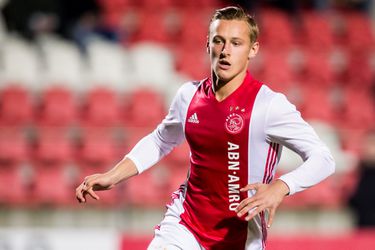 Ajax O19 wint mini-Klassieker, Sierhuis grote man