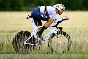 Wereldkampioen tijdrijden Filippo Ganna maakt status waar in Dauphiné, Van Aert blijft leider