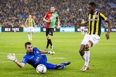 Boze NEC-supporters slopen Gelredome na derby