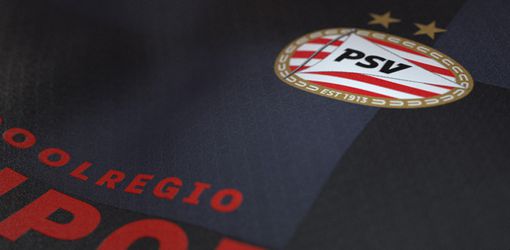 🎥 | Met een hoop poespas presenteert PSV het nieuwe uitshirt voor 2022/23