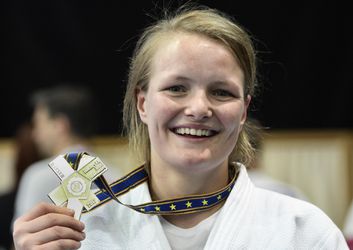 Dolblije judoka Van Dijke: 'Dit is wel ècht een droomdebuut, gekkigheid!'