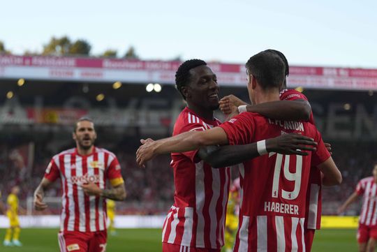 Union Berlin blijft koploper na vroeg cadeautje Dortmund