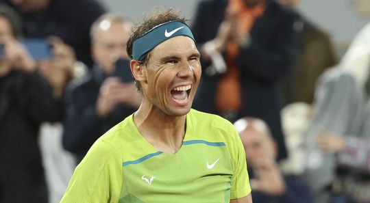 😮‍💨 | Latertje! Rafael Nadal wint diep in de nacht op sensationele wijze van Novak Djokovic