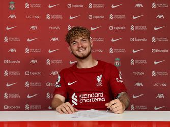 Liverpool-talent Elliott verlengt contract tot 2027! 'Er is geen betere plek om te zijn dan bij Liverpool'