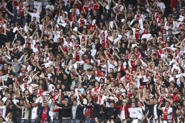 📸 | Ajax-fans slopen wc's in De Kuip en laten bizarre teksten achter