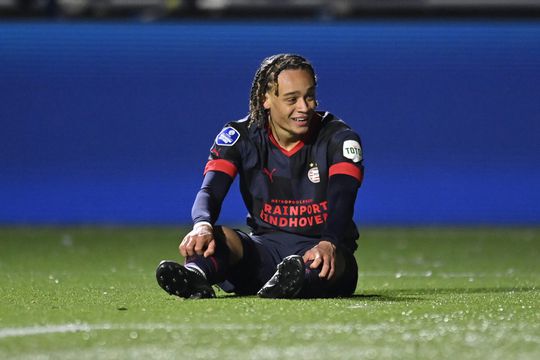 Niet alleen maar feest in Spakenburg: spreekkoren richting Xavi Simons