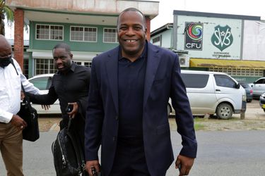 Stanley Menzo wil als bondscoach Suriname nog meer Nederlandse voetballers selecteren
