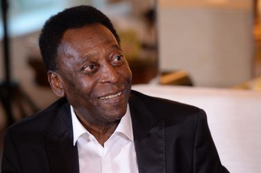 Pelé kan nog niet spelen met zijn nieuwe 'voetbalschoen' (video)