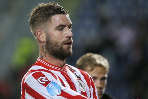 Lars Veldwijk wil naar Chinese competitie: 'Daar hoef je geen belasting te betalen'