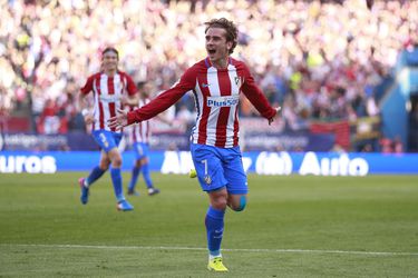 Atletico kruipt na winst op Sevilla dichter naar derde plaats (video)