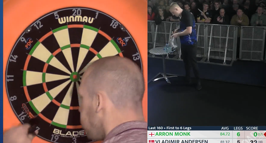 🎥😂 | Deze darter viert zijn overwinning op een bijzondere manier: met een kopstoot