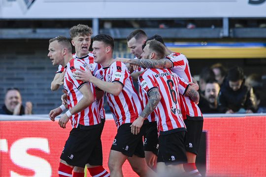 🎥 | Verdediging van PSV zit te knoeien: 1-0 voor Sparta