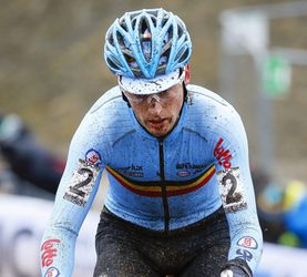 34-jarige Kevin Pauwels in Kasteelcross te sterk voor 15 (!) jaar jongere Pidcock