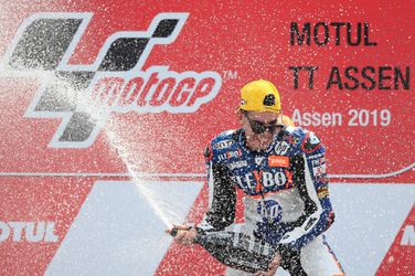 Fernandez boekt 1e GP-zege Moto2 door veel crashes in Assen