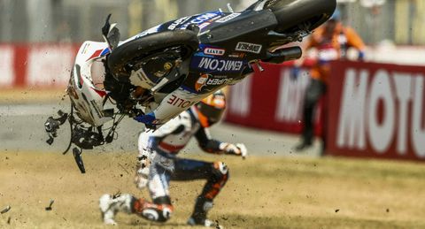 🎥 | Check de crash van Zonta van den Goorbergh (17) bij training TT Assen