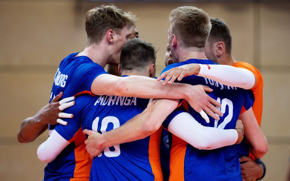 Nederlandse volleyballers winnen 3e duel in Nations League overtuigend van Duitsland
