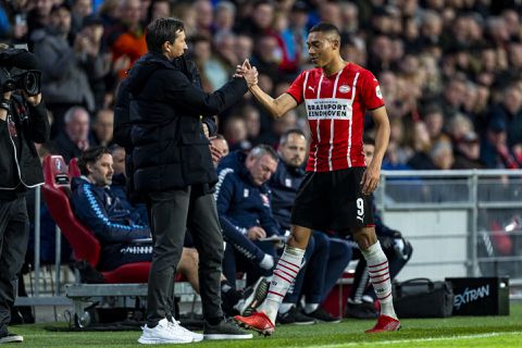 PSV-trainer Roger Schmidt kiest voor 3e keer op rij voor dezelfde 11 basisspelers