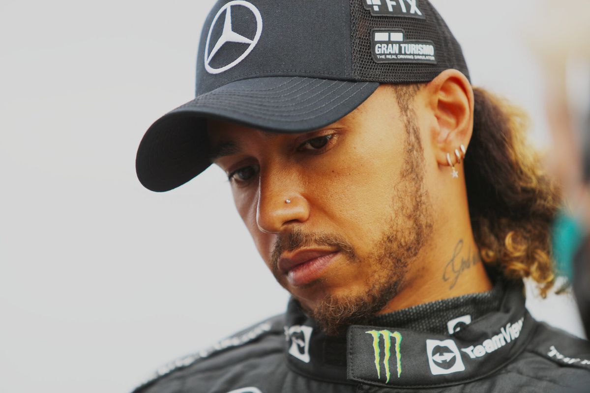 Lewis Hamilton om oren geslagen met oude uitspraak: 'Mercedes maakt geen fouten'