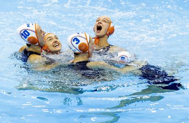 Nederlandse waterpolosters duwen Spanje kopje onder en zijn wereldkampioen na fantastische finale