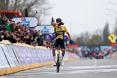 Jumbo-Visma kaapt alle prijzen: Christophe Laporte wint Dwars door Vlaanderen