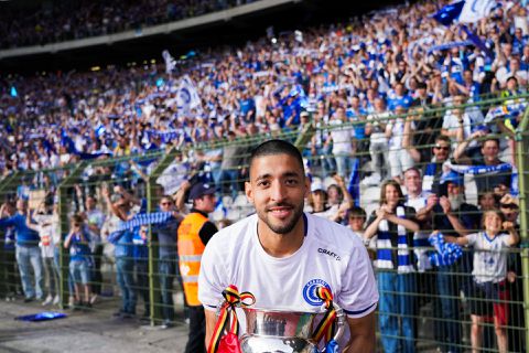 Done deal: Tarik Tissoudali zet na een jaar keihard onderhandelen z'n krabbeltje bij AA Gent