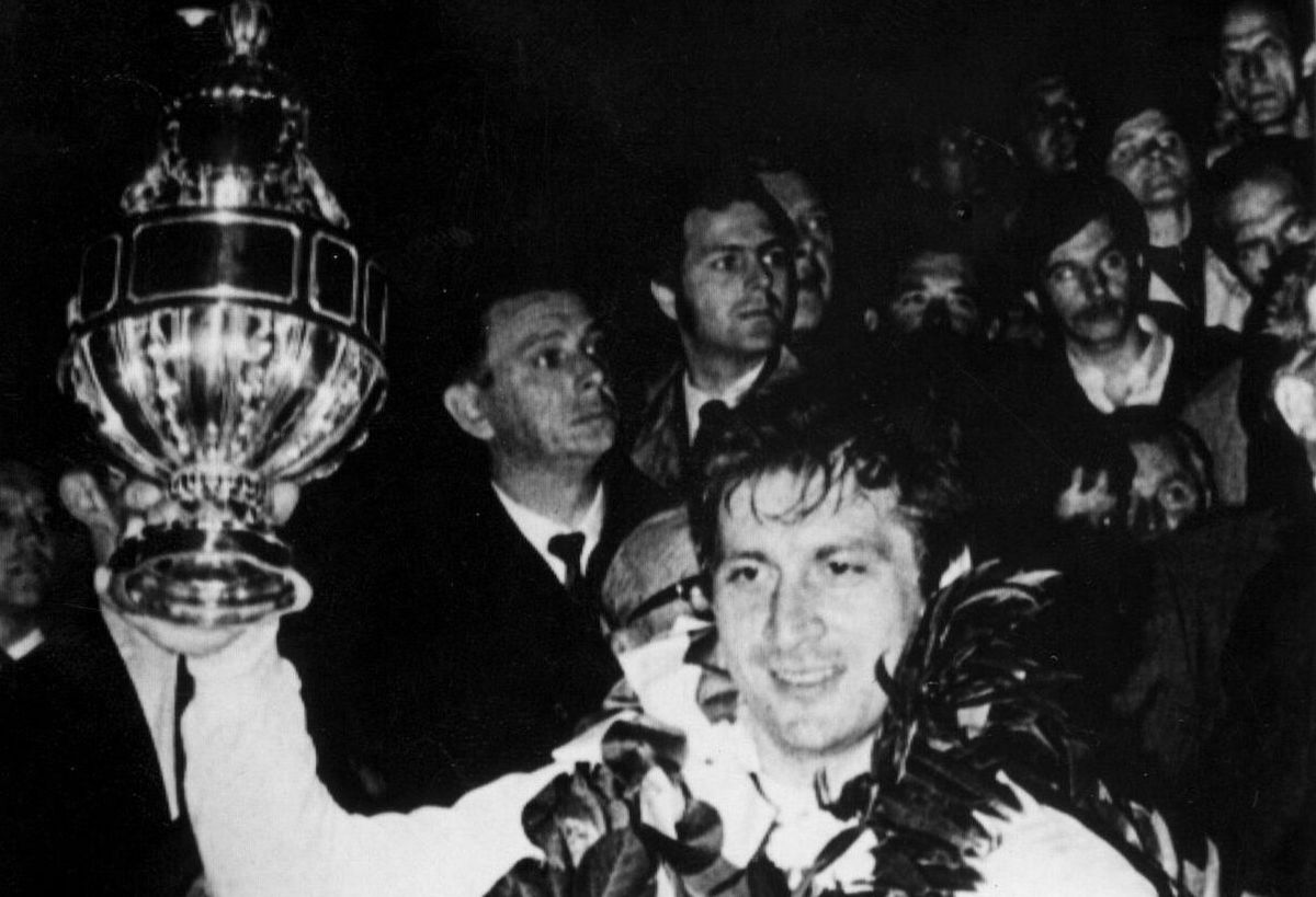 'KNVB in 1970 al pro-Ajax 😉' Uitgeschakelde Amsterdammers wonnen bekerfinale van PSV