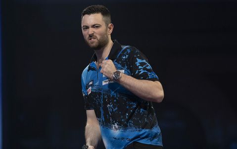 'Cool Hand' Humphries houdt z'n hoofd koel en gaat via 'duel der bye's' naar kwartfinale WK darts