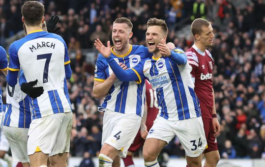 Coach van Brighton weet het zeker: Joël Veltman gaat helemaal nergens heen