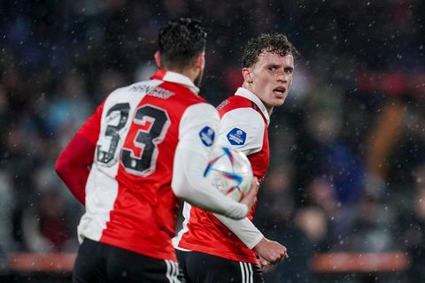 Mats Wieffer laat zich zien bij basisdebuut: 'Je ziet hoe goed hij kan voetballen'