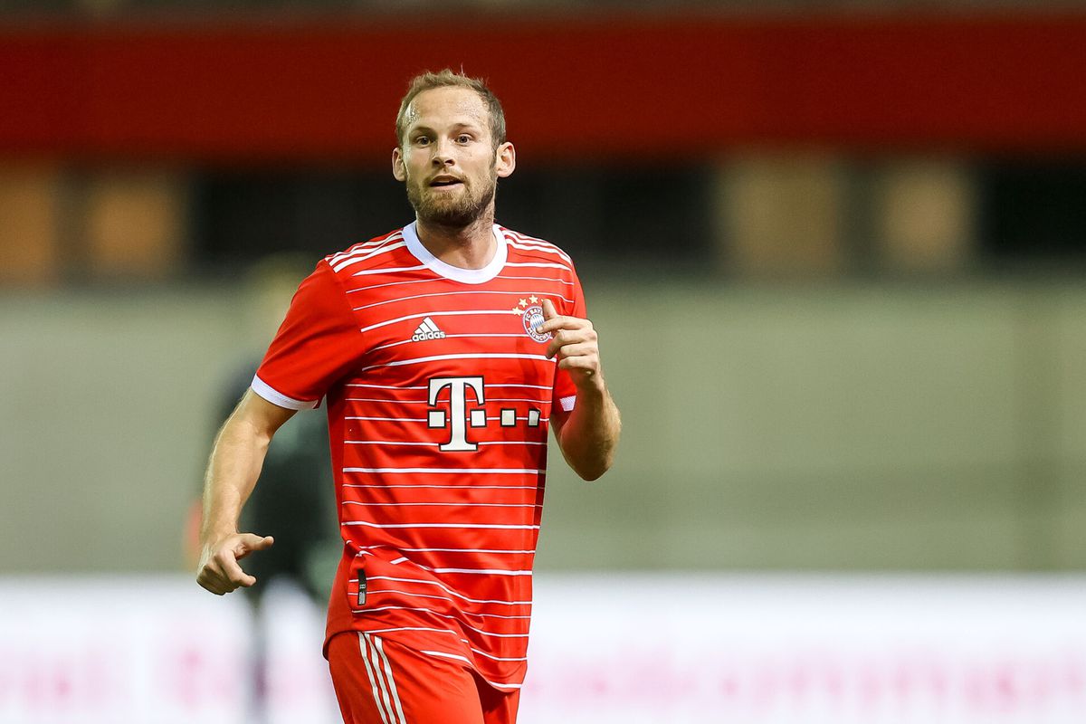 Na invalbeurt van debuterende Daley Blind scoort Bayern München 3 keer