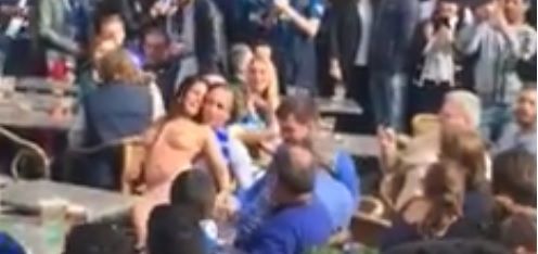 LOL! Vrouw viert kampioensfeest Club Brugge in blote kont (video)