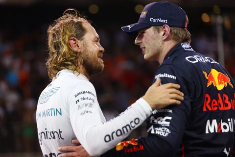 Sebastian Vettel geeft Max Verstappen applaus na verpulveren record: 'Hij leert zo snel, perfect'