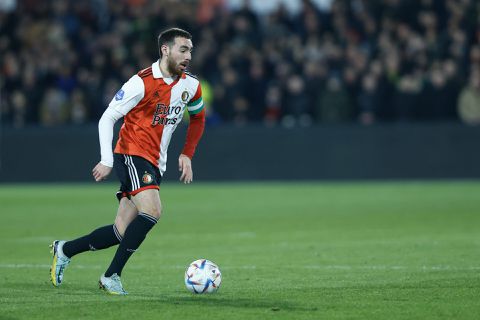 Feyenoorder-captain Kökçü draagt aangepaste band bij actie: 'Past beter bij mij'