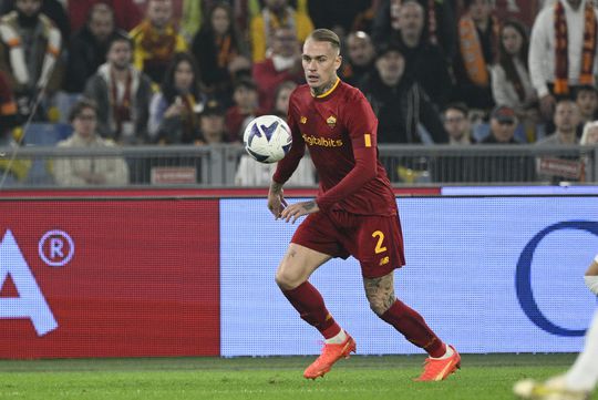 Blijft 'ie of niet? Rick Karsdorp meldt zich bij AS Roma, maar moet nog praten met Mourinho