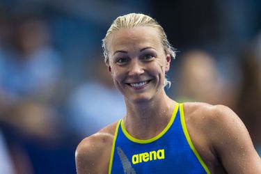 Sensationele Sjöström zwemt wereldrecord op WK op 4 keer 100 meter vrij (video)