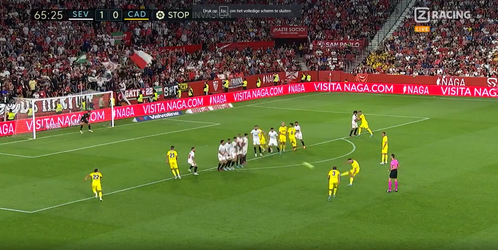 Fenomenale vrije trap van Lucas Perez bezorgt Cádiz belangrijk punt bij Sevilla