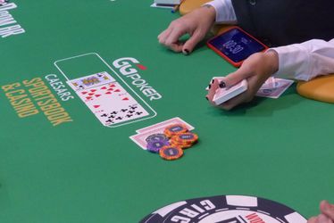Pokerspeler liegt over 'terminale kanker' en haalt duizenden euro's op met crowdfunding