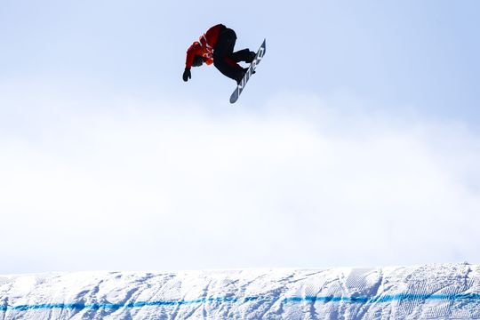 WAUW! Snowboarder Van der Velden stunt vlak voor Spelen met 2e plek in wereldbeker