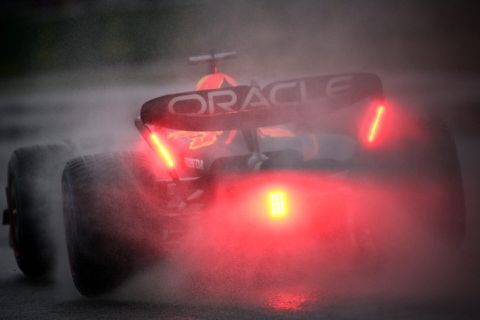 Regenkoning Max Verstappen de snelste in slottraining voor kwalificatie in Canada